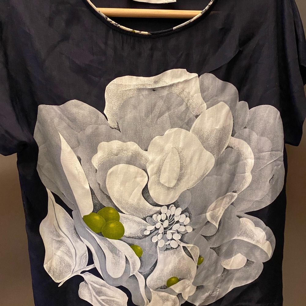🐳navy blue with beautiful flower